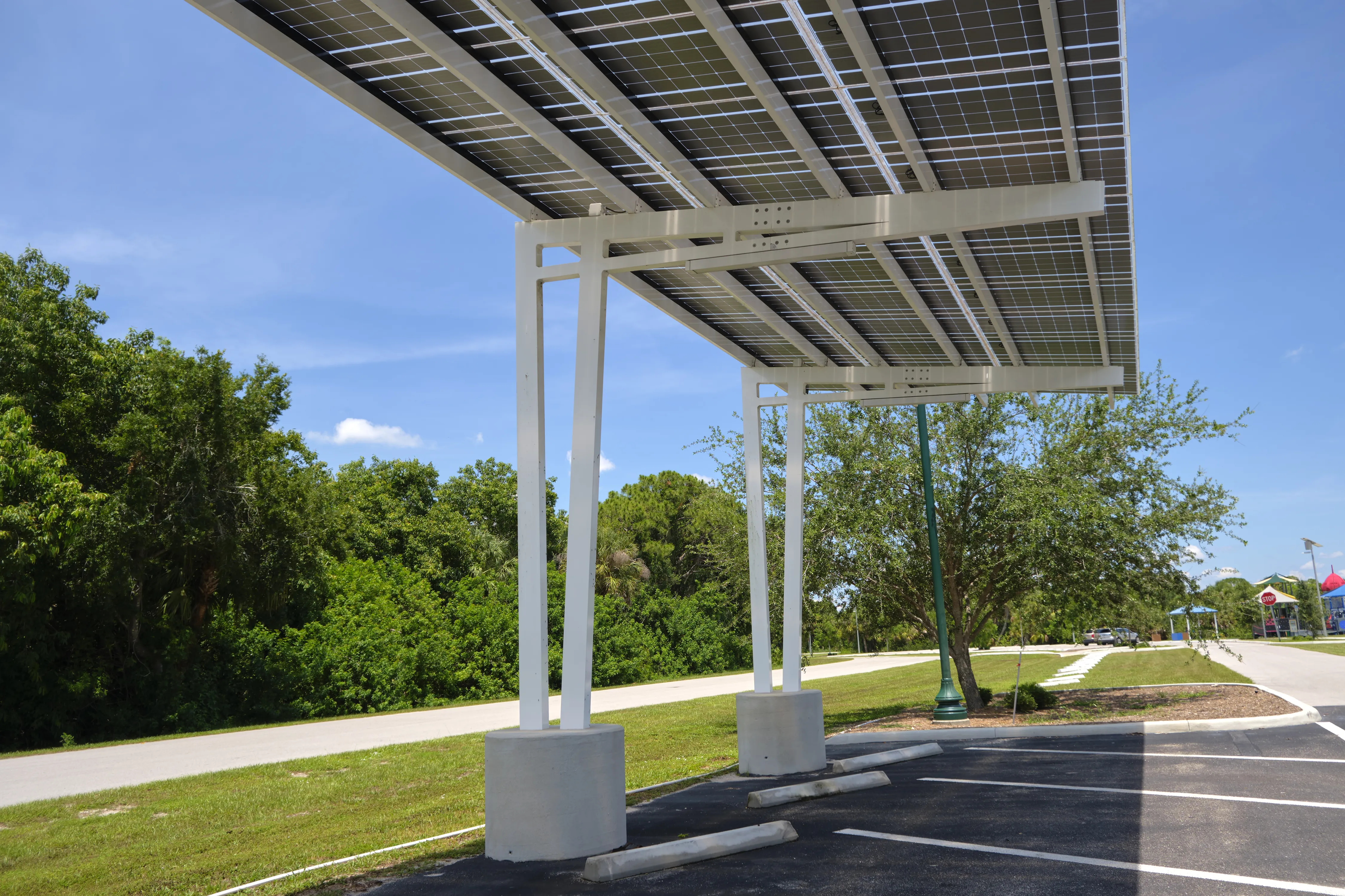 Image installation carport solaire 3 carport solaire 83